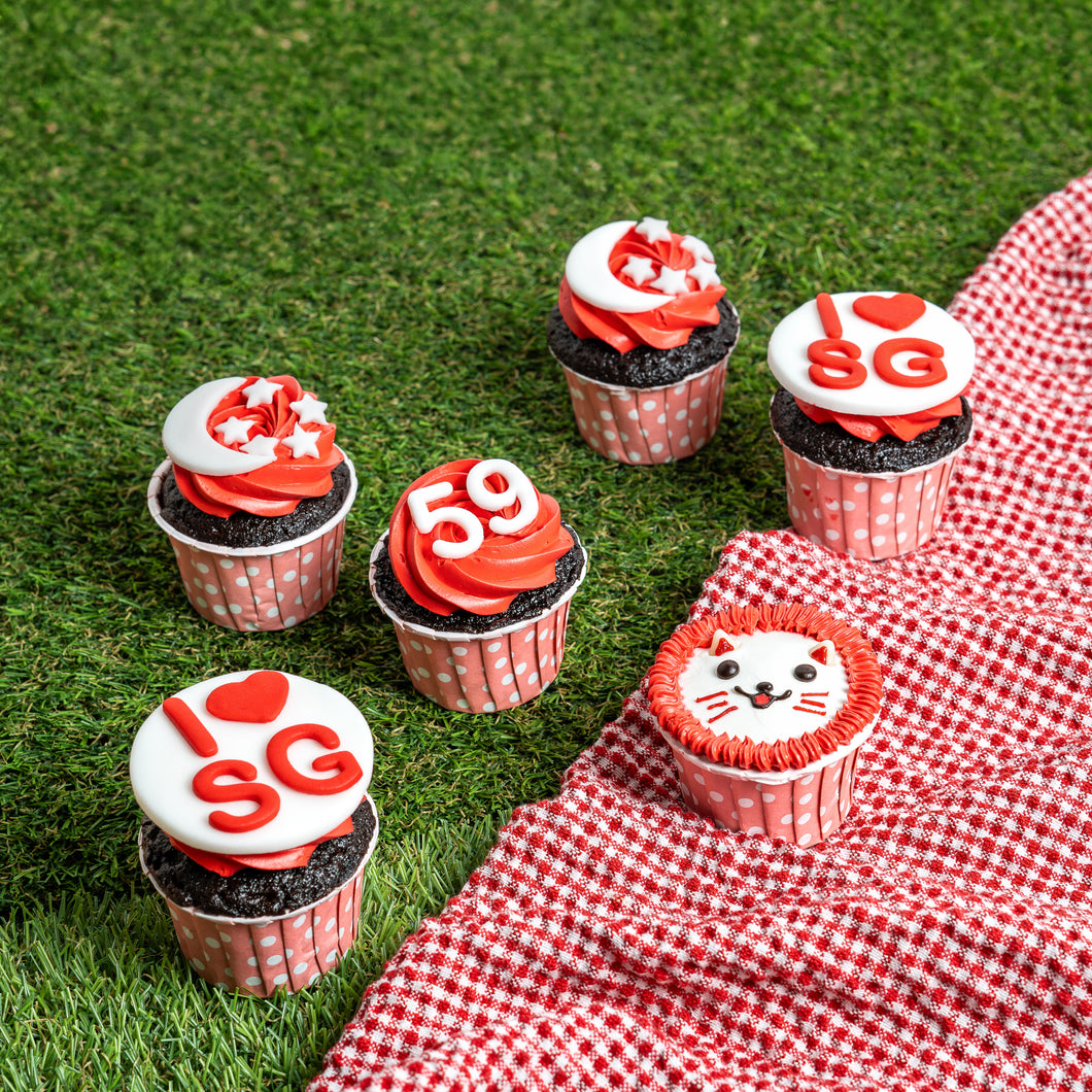 Little Red Dot Cupcakes (12 pcs)