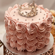 Load image into Gallery viewer, Celebox Queen Rosette Customized cake
